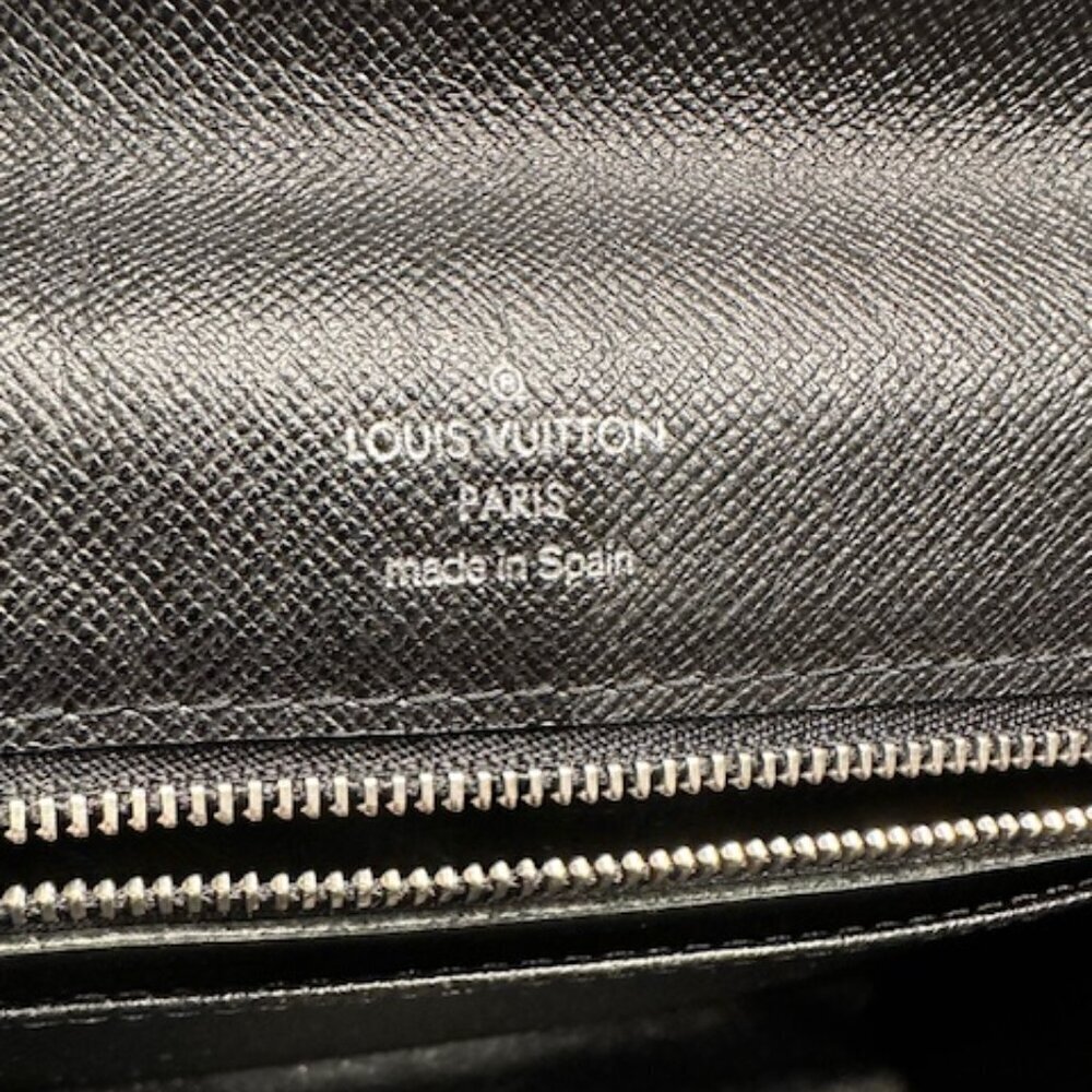 Louis Vuitton  LV Black Taiga Leather Selenga Clutch Wristlet + COA - Picture 8 of 13